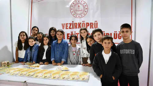 Mezraa Ortaokulu öğrencileri kendi masal dünyalarını okurlarla buluşturdu