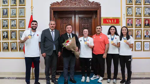 Erzincan'ın altın raketleri Vali Aydoğdu'dan tam not aldı