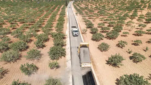 Birecik'te 21 mahalleyi birbirine bağlayan 40 kilometrelik dev yol yenileniyor