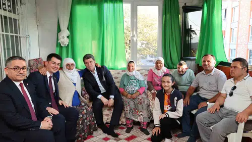 Amasya'da üç engelli evladına adanmış bir ömür: Vali Bakan'dan aileye ziyaret