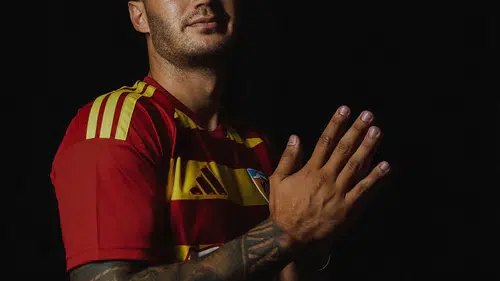 Oğulcan Çağlayan 11 yıl sonra Kayserispor'a geri döndü