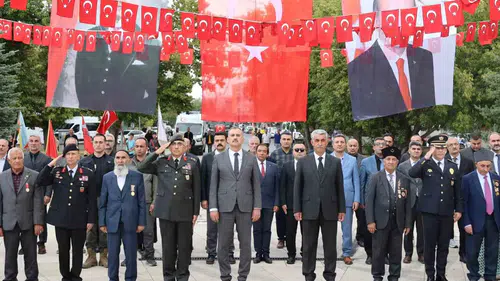Ağrı'da Gaziler Günü'nde vefa ziyareti: Şehitlikten gazi evine anlamlı buluşma