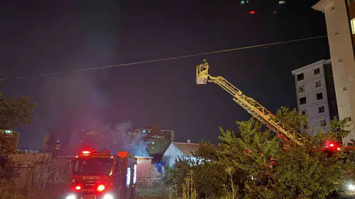 Melikgazi'de müstakil ev alevlere teslim oldu: Can kaybı yaşanmaması tek teselli