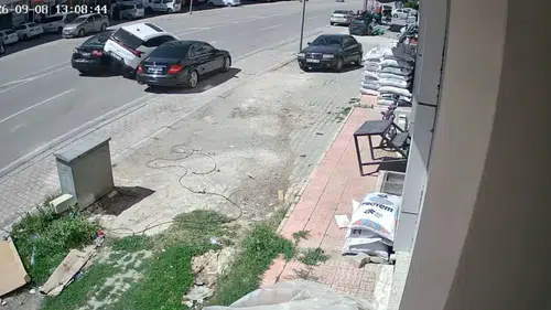 Karakoçan'da aynı kavşak 24 saat arayla iki kazaya sahne oldu