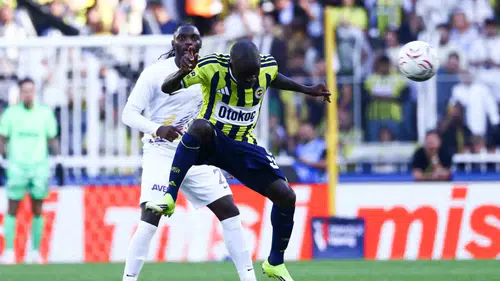 Fenerbahçe Kadıköy'de Eyüpspor'a Karşı İlk Yarıda Gol Şov Yaptı
