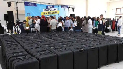 Hataylı öğrencilerin üniversite yolculuğunda HBB desteği büyüyor