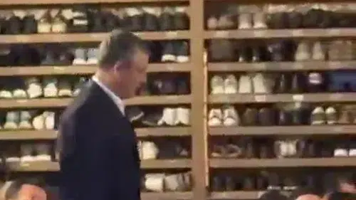 Özgür Özel Bursa temaslarına Ulu Cami ziyaretiyle ara verdi