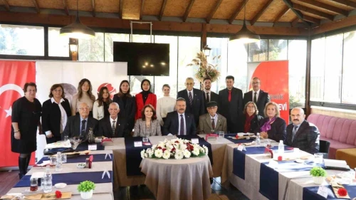 Meslek Hayatları Boyunca Binlerce Öğrenci Eğittiler, Topluma Profesörler ve Generaller Kazandırdılar