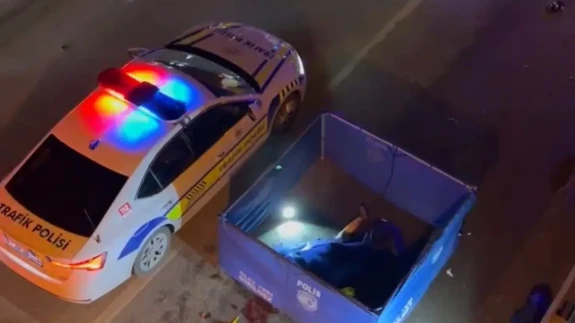 Önce Köprüden Atladı Sonra Araba Ezdi