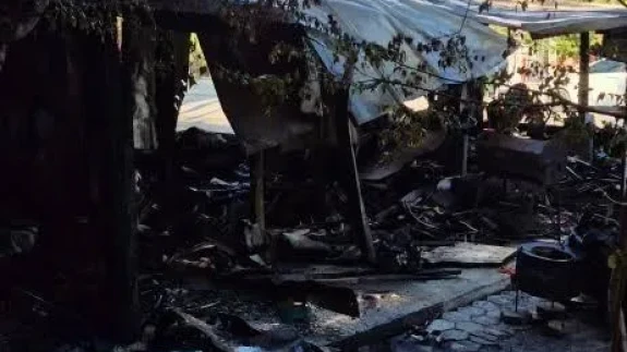 Eskişehir Sazova’da depo yangını paniğe neden oldu