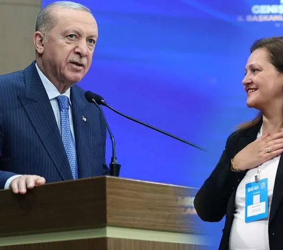 Burcu Köksal Ak Parti’ye Katıldı, Rozetini Erdoğan Taktı