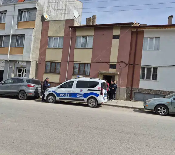 Eskişehir’de 52 Yaşındaki Adam Merdiven Altında Ölü Bulundu