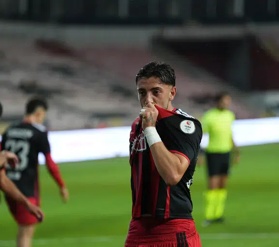 Eskişehirspor’dan Balıkesirspor karşısında tarihi fark: İşte maç sonu skoru