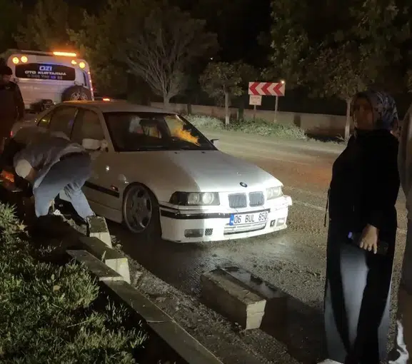 Eskişehir’de Kaygan Yolda Kontrolden Çıkan Araç Karşı Şeride Geçti