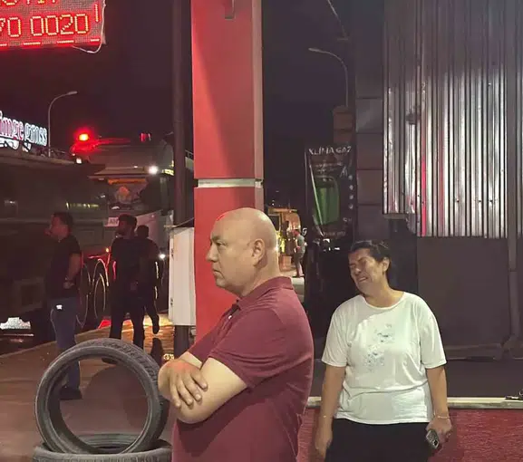 Baksan’daki yangını esnaf gözyaşlarıyla izledi