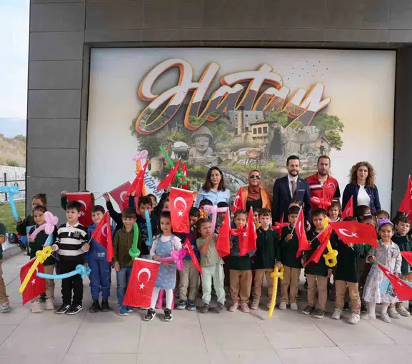 Hataylı minikler Cumhuriyet coşkusunu Gastronomievi’nde kömbe yaparak kutladı