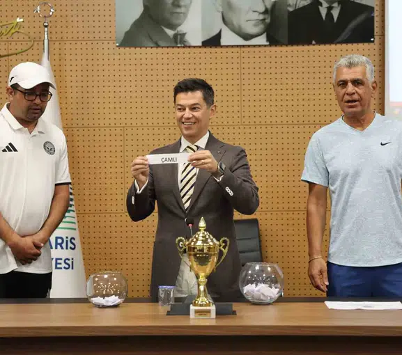Marmaris'te Cumhuriyet coşkusu halı sahaya taşınıyor: Mahalleler arası turnuvada kuralar çekildi