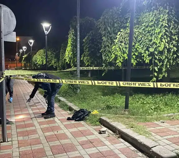 Karaman'da parkta dehşet anları: 15 yaşındaki çocuk iki yaşıtını bıçakla ağır yaraladı