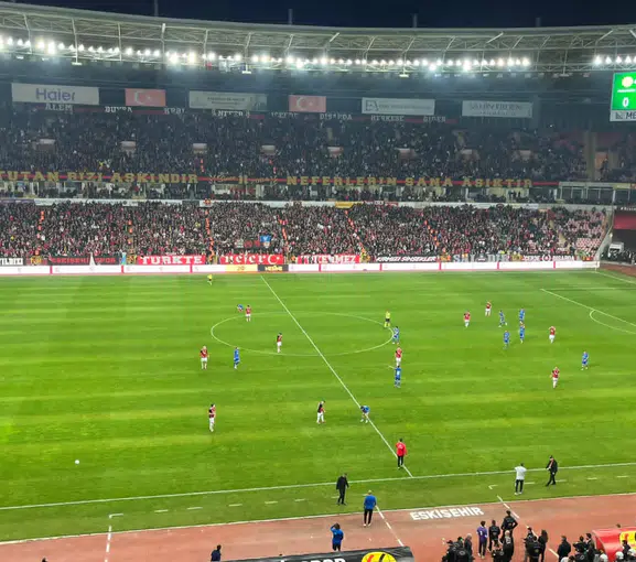 Eskişehirspor, Bursa Yıldırım Karşısında İlk Yarıda Geride Kaldı