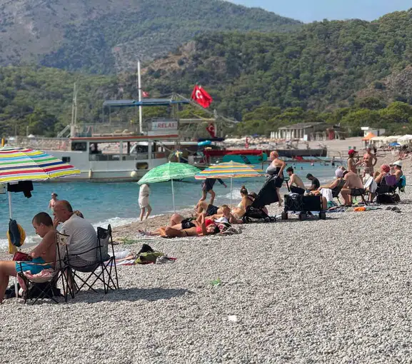 Eylül sonunda Fethiye sahillerinde yazdan kalma yoğunluk