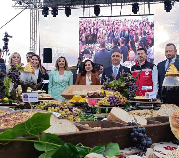 Türk sinemasının Sultanı Tekirdağ sofrasında: Türkan Şoray yöresel lezzetleri tanıttı