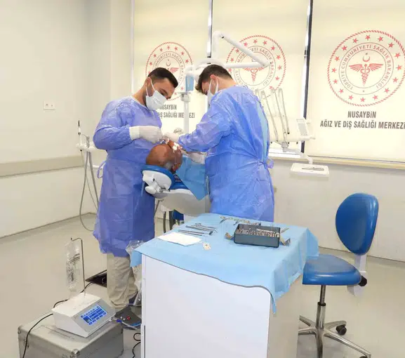 Nusaybin'de diş sağlığında yeni dönem: İmplant tedavisi artık ilçede uygulanıyor