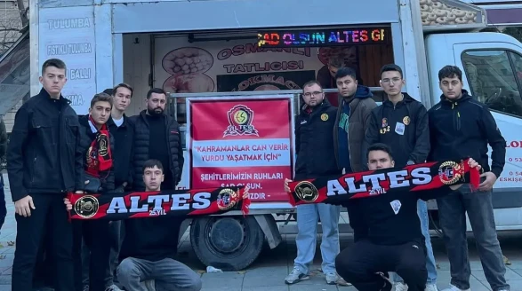 Eskişehirspor taraftarı şehitler için lokma hayrı yaptı