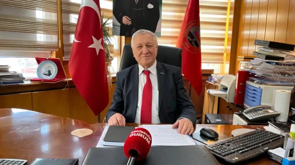 Emeklilerden Enflasyon ve Zam Tepkisi: “Bu Bir Tiyatro, Figüranı Biziz”