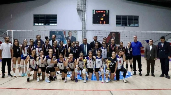 Bozüyük’te Yıldız Kızlar Voleybol Finali Nefes Kesti