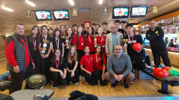 Eskişehir’de Okul Sporları Bowling Müsabakalarında Dereceler Belli Oldu