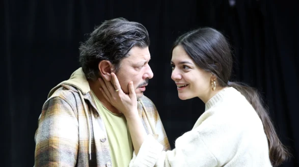 Alzheimer Temalı “Unutmak” Oyunu Mart’ta Sahneye Çıkıyor