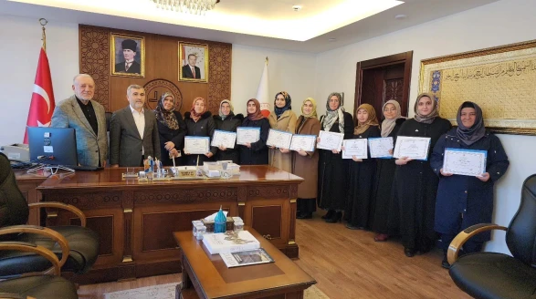 Eskişehir’de Kadın Kur’an Kursu Öğreticilerine Sertifika