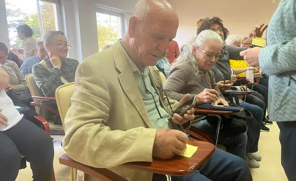 Türkiye’nin En Yaşlı Öğrencisi Gençlere Örnek Oluyor