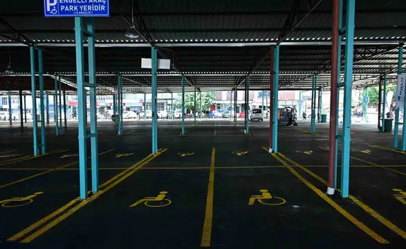 Manisa'da otopark dönüşümü: Perşembe Pazarı'nda ilk 2 saat ücretsiz