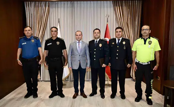Denizli'de 5 müdür yardımcısı bir üst rütbeye yükseldi: Plaketler Sağdıç'ın elinden