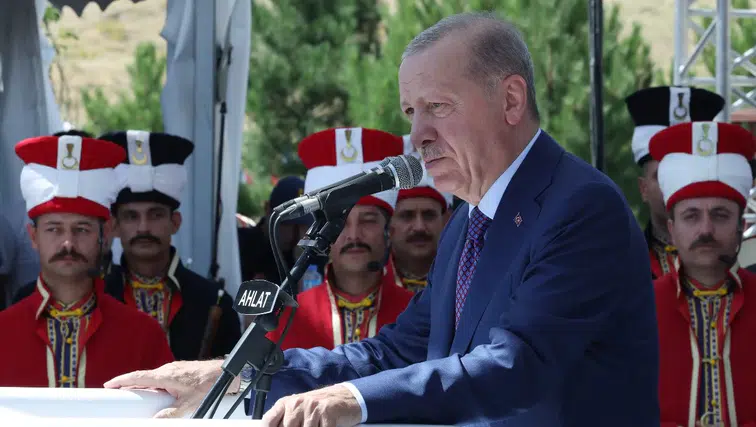 Cumhurbaşkanı Erdoğan: Türkler, Kürtler ve Araplar kardeşçe kucaklaşacak