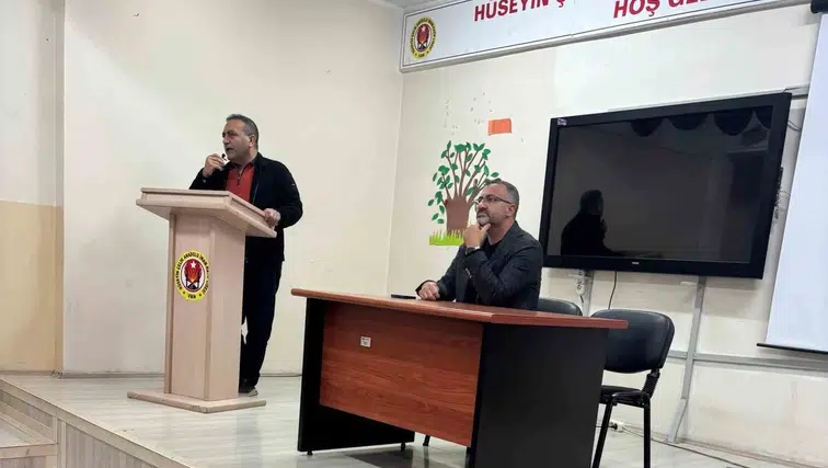 Tuşba'da eğitimde başarı için okul ve aile iş birliği masaya yatırıldı