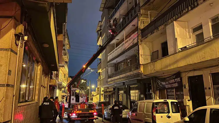 Bursa'da dehşet dolu saatler: Annesini rehin alan şahıs özel harekat operasyonuyla etkisiz hale getirildi