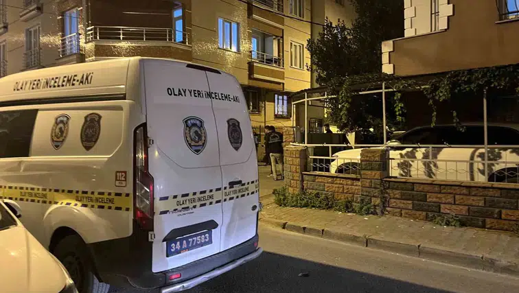 Küçükçekmece'de motosikletli saldırganlar dehşet saçtı: Bir kişi ağır yaralı