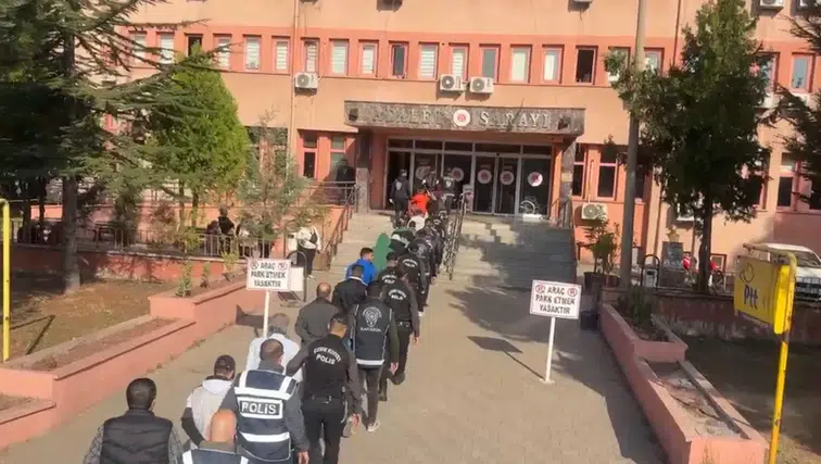 15 ilde siber operasyon: 17 milyon liralık vurguna 26 tutuklama
