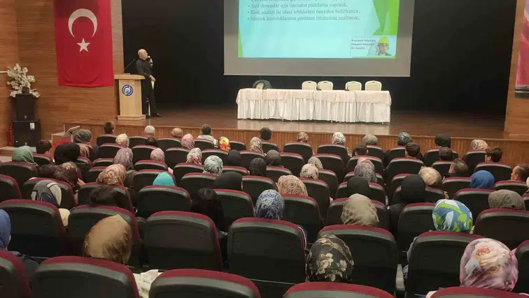Vezirköprü Belediyesi'nde 160 çalışana kapsamlı iş güvenliği eğitimi