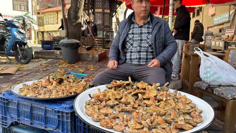 Tavşanlı pazarlarında melki bereketi: Fiyatlar düşüşe geçti