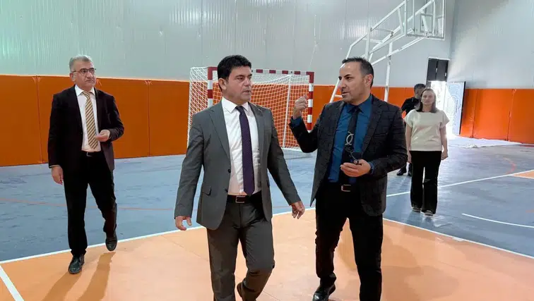 Hakkari Cumhuriyet İlk ve Ortaokulunda spor salonu heyecanı