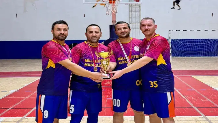 Hakkari Millî Eğitim'in parke üzerindeki zaferi Malatya biletini getirdi