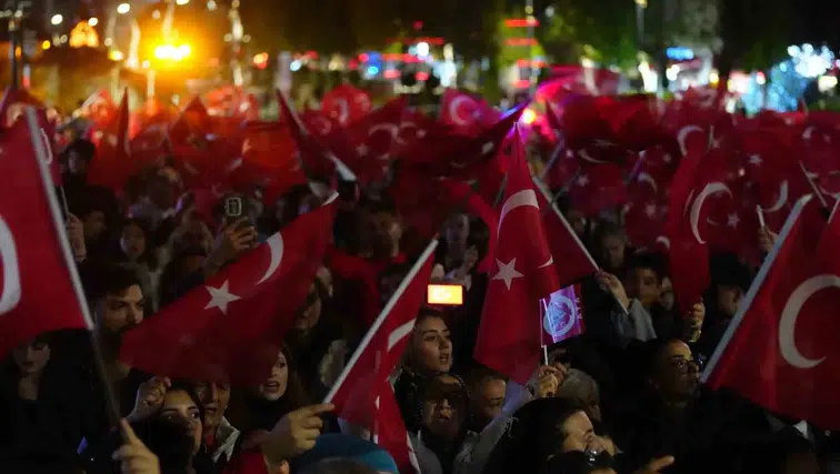 Bolu'da Cumhuriyet coşkusu: Binler fener alayında buluştu
