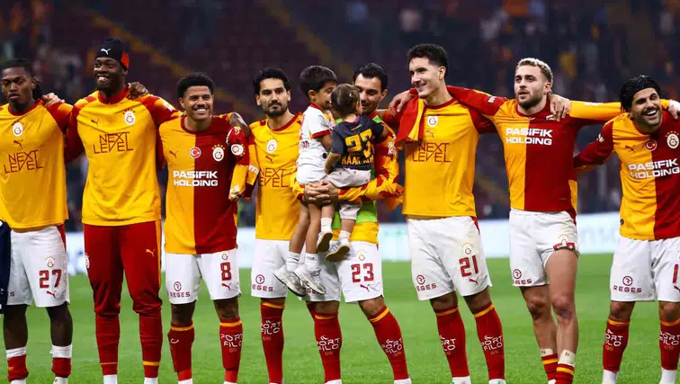 Galatasaray Kasımpaşa galibiyetiyle zirveye yerleşti