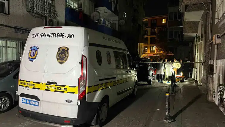Zeytinburnu'nda polise silahlı saldırı: Bir şüpheli vurularak yakalandı