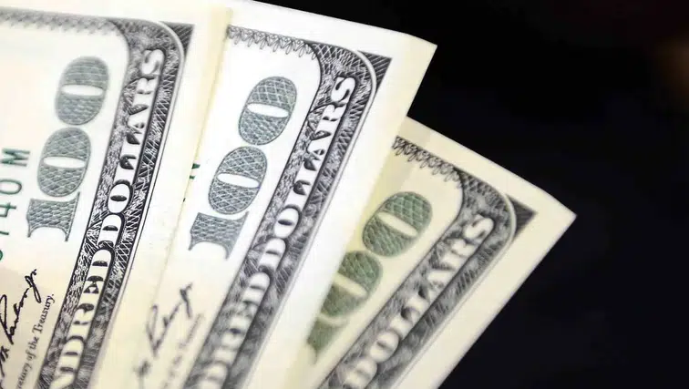 Döviz piyasasında yeni hafta: Dolar yükselişle, euro düşüşle başladı