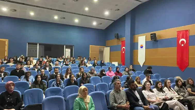 Sinop Üniversitesi'nde gençlere güvenli ilişki ve kişisel sınır eğitimi