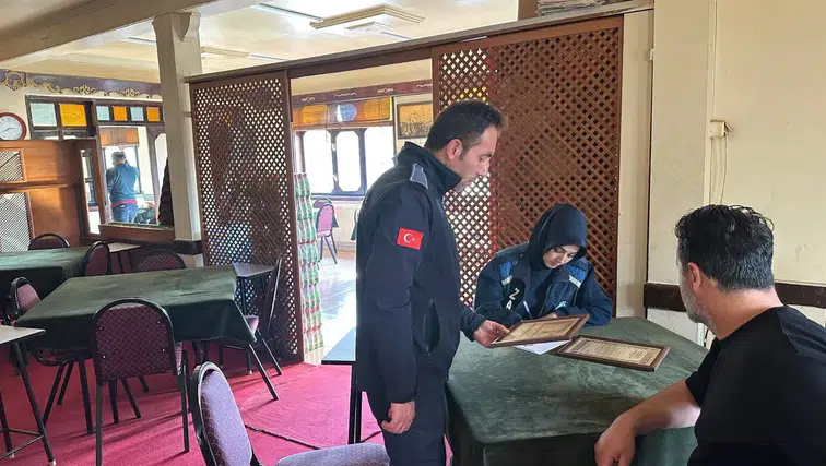 Erzincan'da çay ocakları ve kahvehanelere sıkı denetim: 363 işletme mercek altına alındı